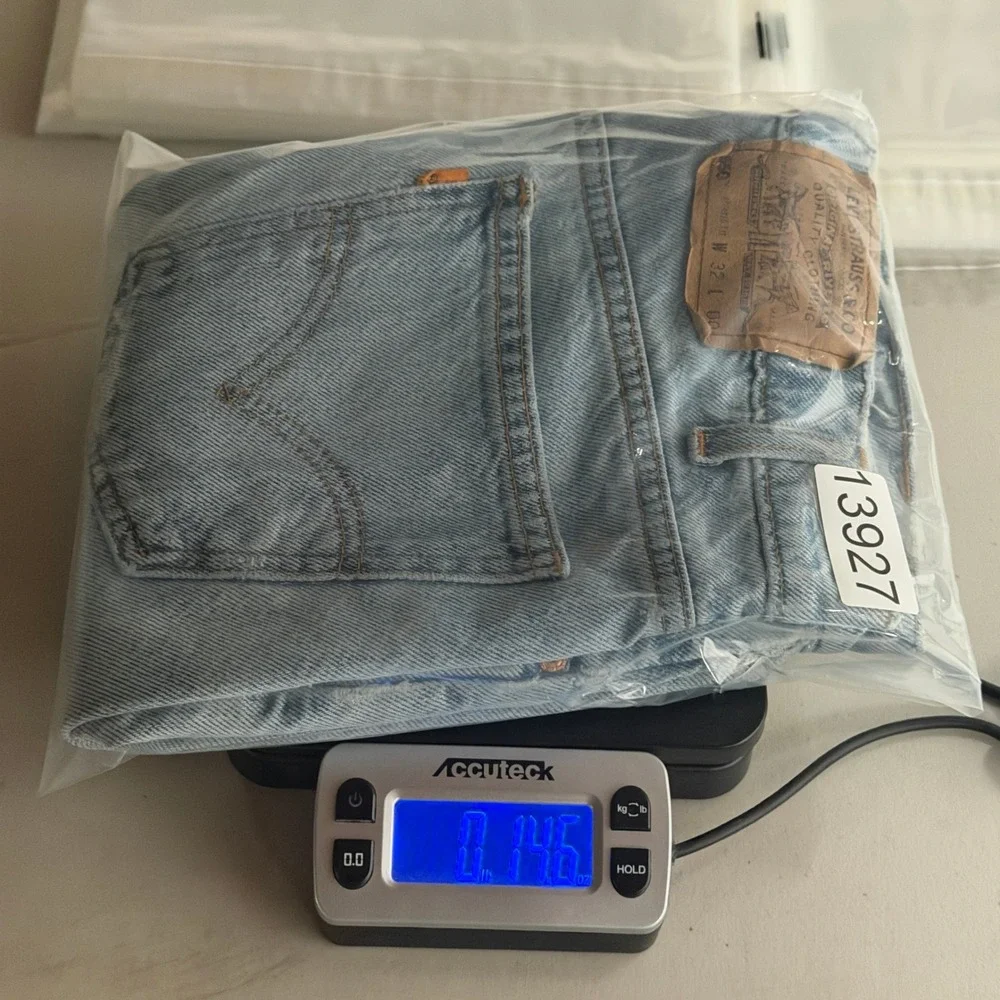 Vintage Levis 550 Relaxed Fit Denim Shorts Light Wash Orange Tab Mens 32 31x9